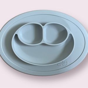 ez pz mini pat grey silicone plate for babies in grey